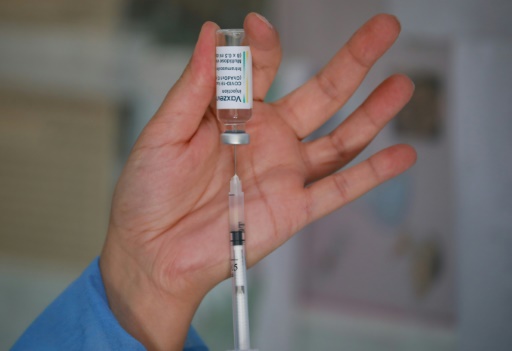 Le laboratoire pharmaceutique britannique Astrazeneca a annoncé que son vaccin anti-Covid-19 Vaxzevria avait été approuvé en 3e dose pour les adultes dans l'Union européenne
