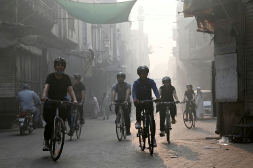 Avec une pollution record, la ville pakistanaise de Lahore ferme une semaine ses écoles