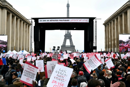 50 ans après la loi Veil, les anti-IVG "marchent pour la vie"