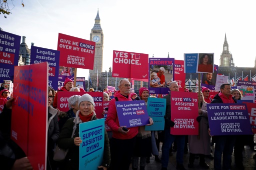 Vote historique des députés britanniques pour légaliser l'aide à mourir