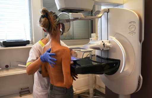 Cancer du sein: le Sénat veut améliorer la prise en charge des soins