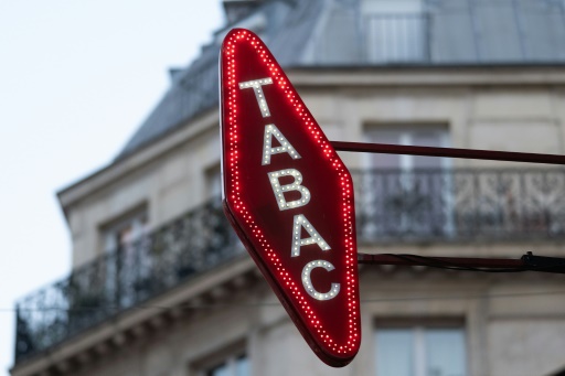 Vente de tabac aux mineurs: une association saisit la justice contre l'État