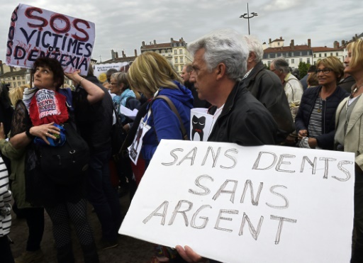 Une plainte collective pour relancer l'enquête sur les centres dentaires Dentexia