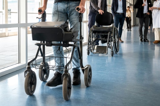 Pour certains blessés à la moelle épinière, le possible espoir de marcher grâce à la stimulation cérébrale