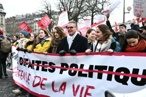 Des opposants à l'avortement manifestent dans le cadre de la 'marche pour la vie', le 19 janvier 2025 à Paris
