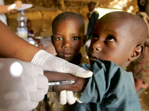 Au Sahel, la destruction des infrastructures de santé, les restrictions des humanitaires et le déplacement des populations ont rendu difficile le maintien des programmes de vaccination de routine
