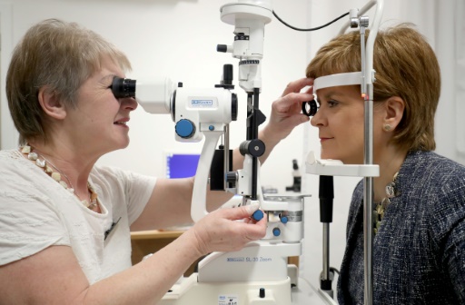 Le syndicat professionnel propose de réserver l'appellation 'cabinet d'ophtalmologie' à un site où un ophtalmologue est présent au moins deux fois par semaine, ou bien au minimum 40% du temps d'ouverture du cabinet
