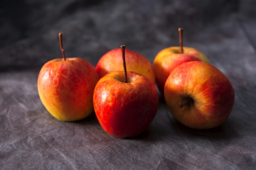 Une influenceuse assurait avoir perdu 3 kilos en trois jours en ne mangeant que des pommes
